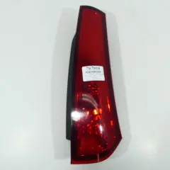 Czerwona lampa tylna do Kia Ceed, część zamienna z numerem 767010, gotowa do montażu.