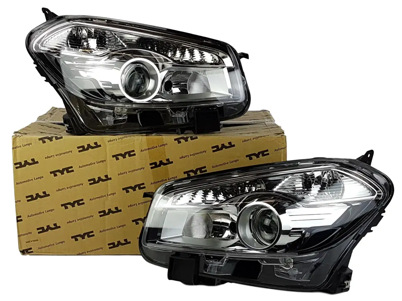 Dwie nowe lampy przednie do Nissan Qashqai, gotowe do montażu.