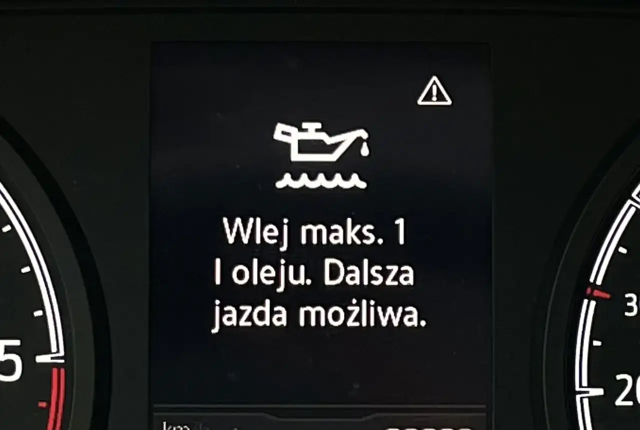 Żółta kontrolka oleju w aucie świeci się, informując: